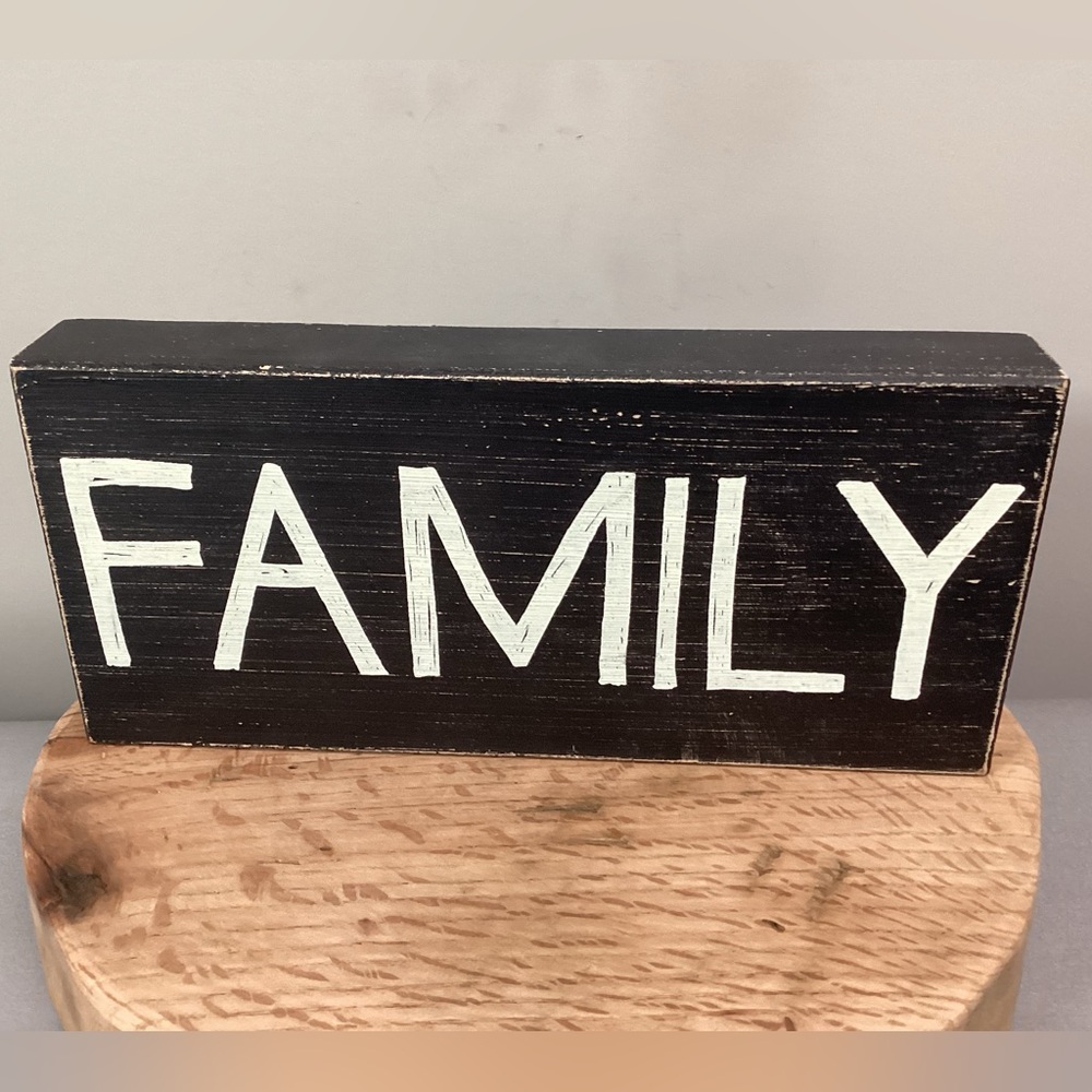 ⚫️ Handcrafted - FAMILY sign - Quill to Paper by Sixtrees - Excellent Condition - Picture 3 of 10